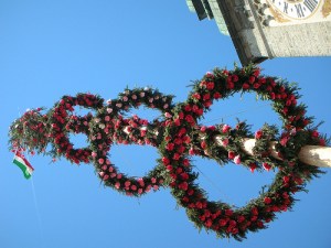 Enns, maypole.JPG